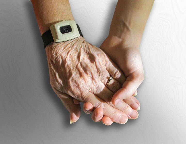 Pflegebedürftigkeit – was ist der Unterschied zwischen Pflegestufe und Pflegegrad? - MeinGesundheit